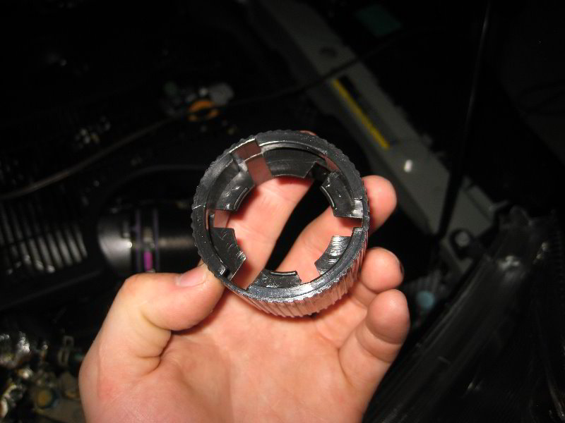 Nissan-Juke-Headlight-Bulbs-Replacement-Guide-007