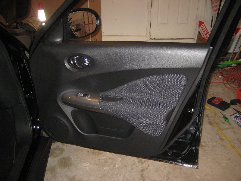 Nissan-Juke-Plastic-Interior-Door-Panel-Removal-Guide-001