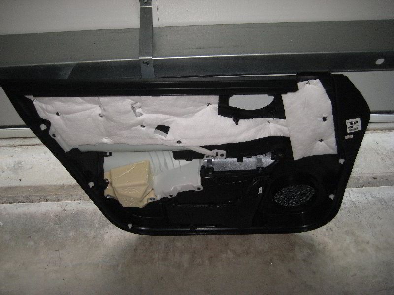 Nissan-Juke-Plastic-Interior-Door-Panel-Removal-Guide-014