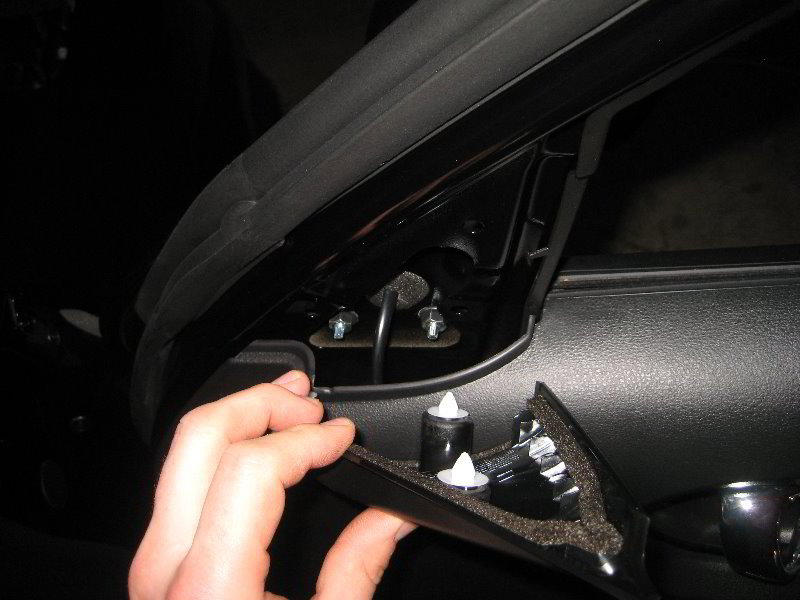 Nissan-Juke-Plastic-Interior-Door-Panel-Removal-Guide-028