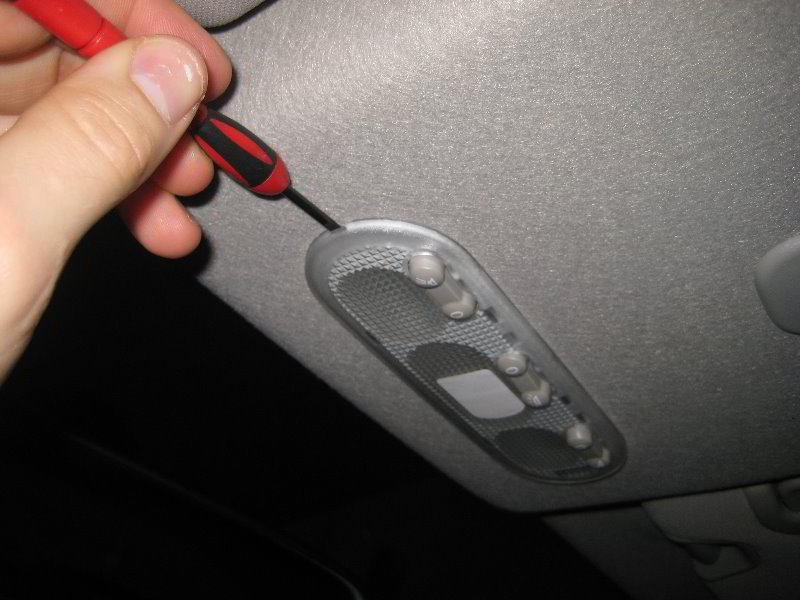 Nissan-Juke-Map-Dome-Light-Bulbs-Replacement-Guide-003