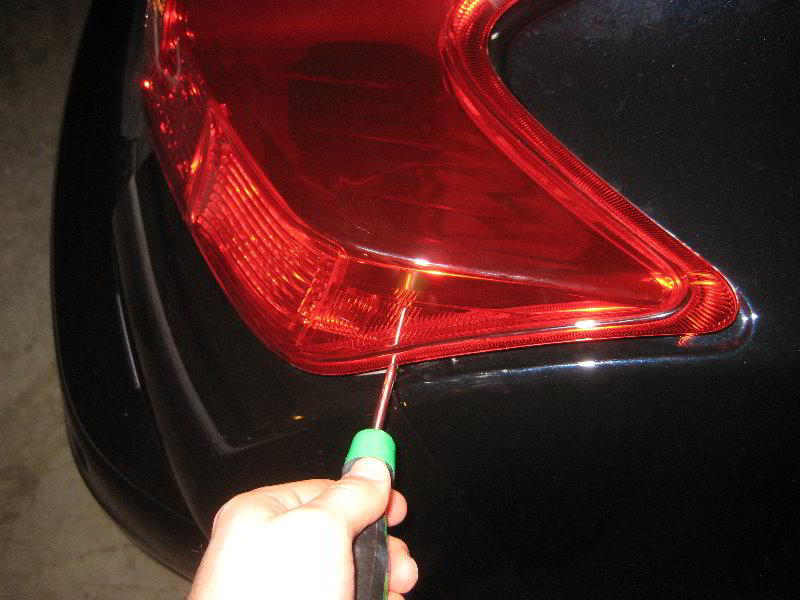 Nissan-Juke-Tail-Light-Bulbs-Replacement-Guide-007