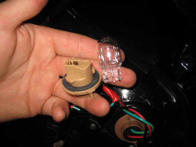 Nissan-Juke-Tail-Light-Bulbs-Replacement-Guide-015