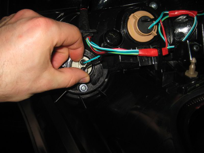 Nissan-Juke-Tail-Light-Bulbs-Replacement-Guide-019