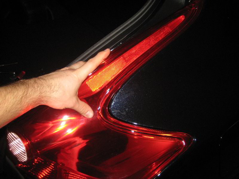 Nissan-Juke-Tail-Light-Bulbs-Replacement-Guide-021