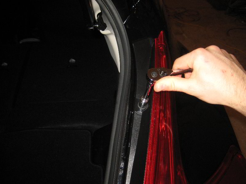 Nissan-Juke-Tail-Light-Bulbs-Replacement-Guide-022