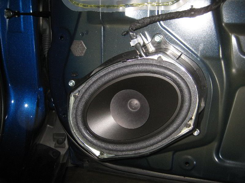 Nissan-Maxima-Interior-Door-Panel-Removal-Speaker-Replacement-Guide-030