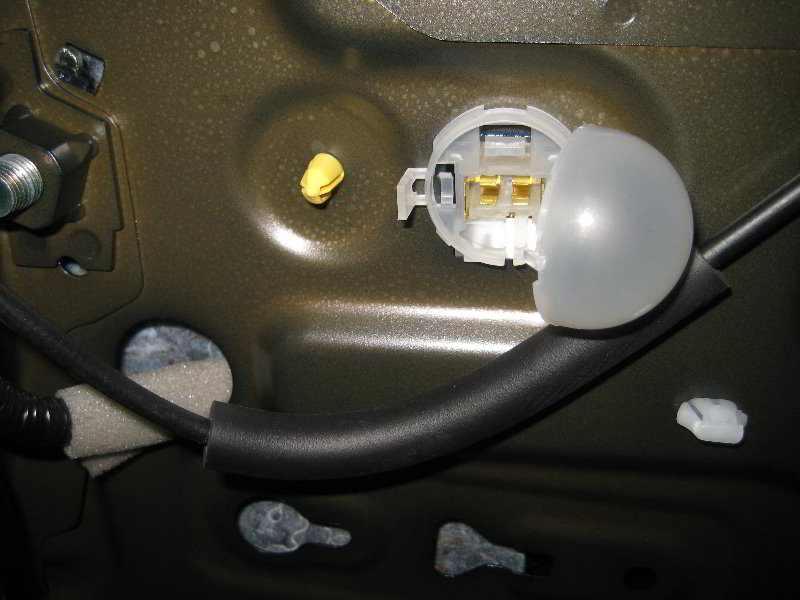 Nissan-Maxima-Trunk-Light-Bulb-Replacement-Guide-007