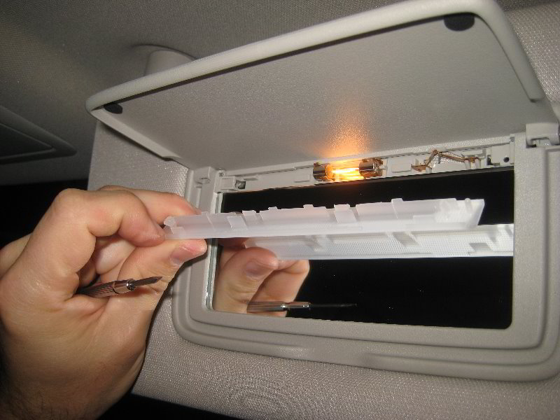 Nissan-Maxima-Vanity-Mirror-Light-Bulb-Replacement-Guide-004