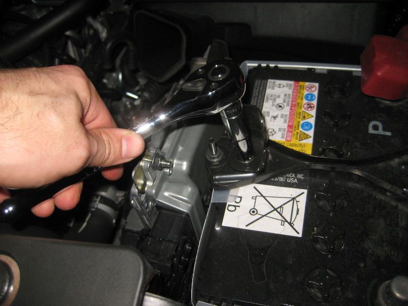 Nissan-Murano-12-Volt-Automotive-Battery-Replacement-Guide-015