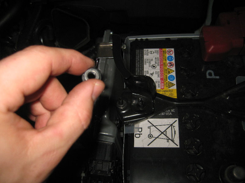 Nissan-Murano-12-Volt-Automotive-Battery-Replacement-Guide-018