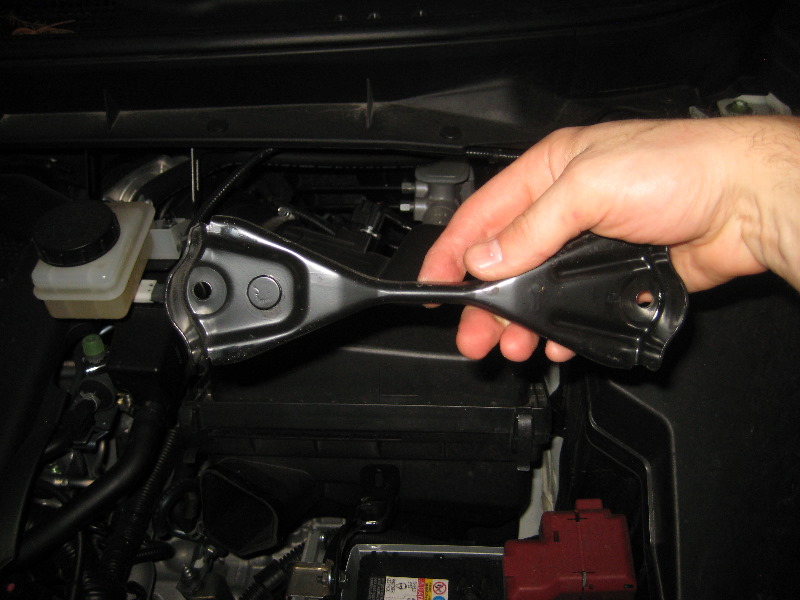 Nissan-Murano-12-Volt-Automotive-Battery-Replacement-Guide-021