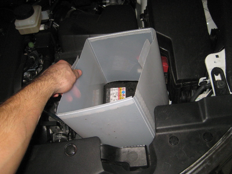 Nissan-Murano-12-Volt-Automotive-Battery-Replacement-Guide-025