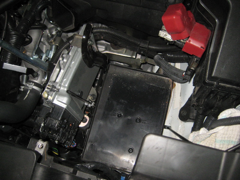 Nissan-Murano-12-Volt-Automotive-Battery-Replacement-Guide-026