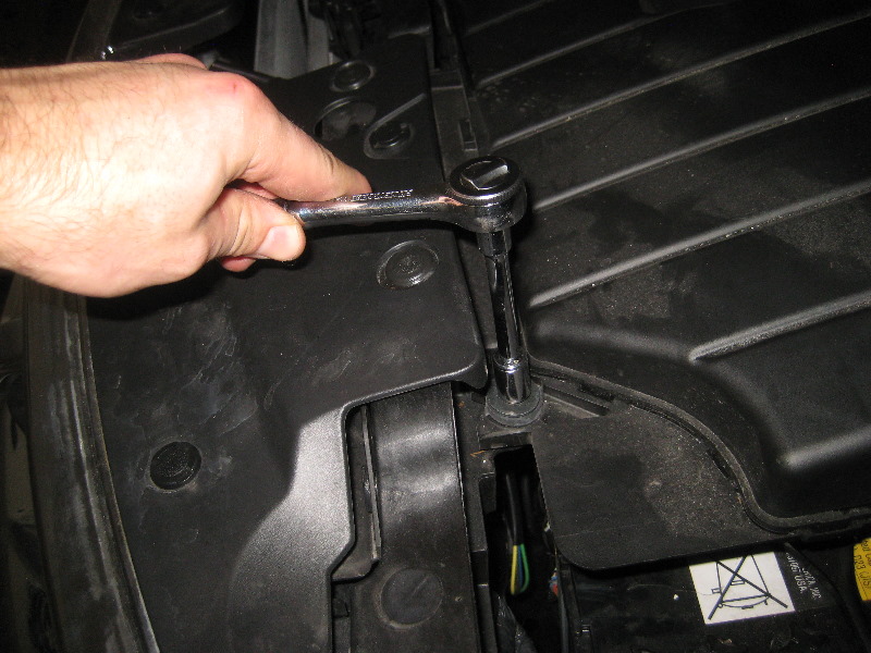 Nissan-Murano-12-Volt-Automotive-Battery-Replacement-Guide-041