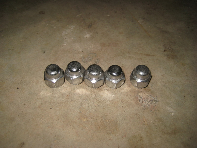 Nissan-Murano-Front-Disc-Brake-Pads-Replacement-Guide-005