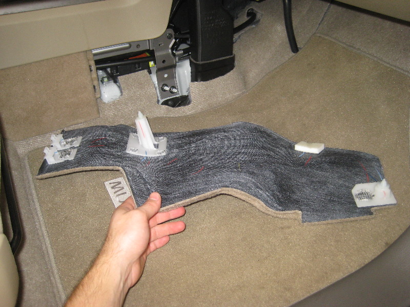 Nissan-Murano-Cabin-Air-Filter-Replacement-Guide-004