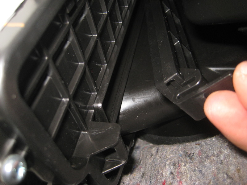 Nissan-Murano-Cabin-Air-Filter-Replacement-Guide-007