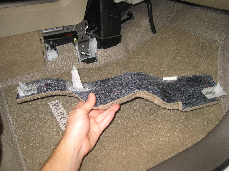 Nissan-Murano-Cabin-Air-Filter-Replacement-Guide-019