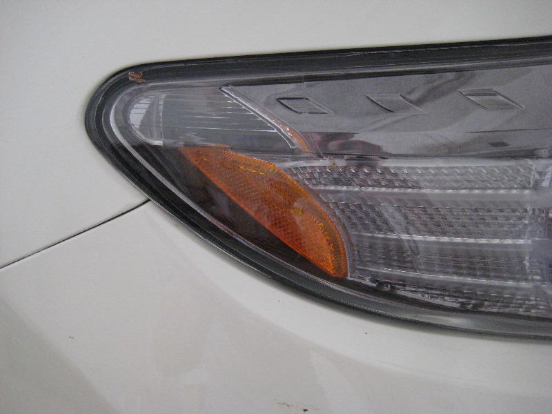 Nissan-Murano-Headlight-Bulbs-Replacement-Guide-015