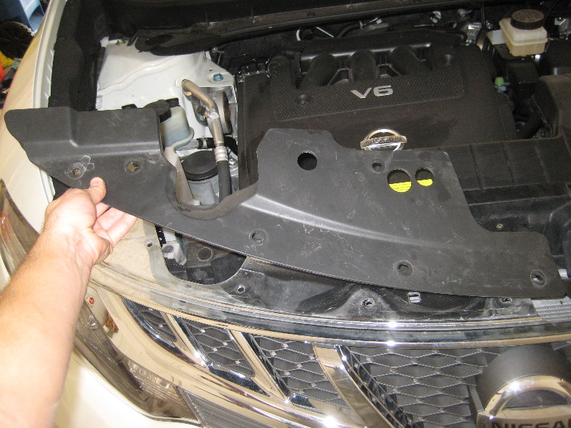 NissanMuranoHeadlightBulbsReplacementGuide037