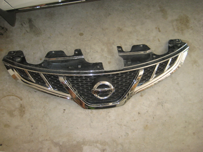 Nissan-Murano-Headlight-Bulbs-Replacement-Guide-057