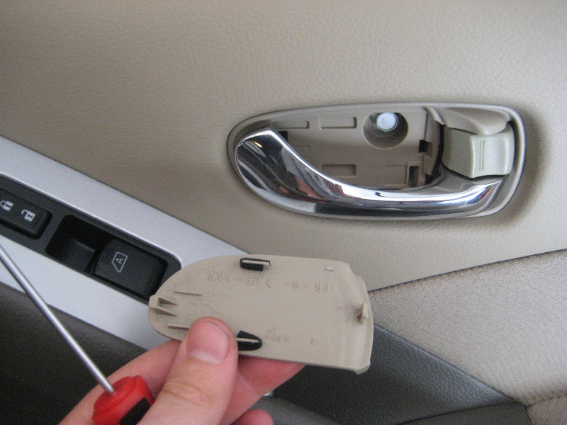 Nissan-Murano-Interior-Door-Panels-Removal-Guide-004