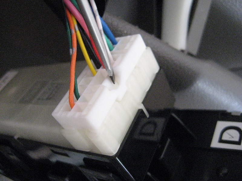 Nissan-Murano-Interior-Door-Panels-Removal-Guide-007