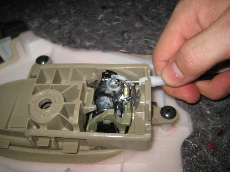 Nissan-Murano-Interior-Door-Panels-Removal-Guide-024