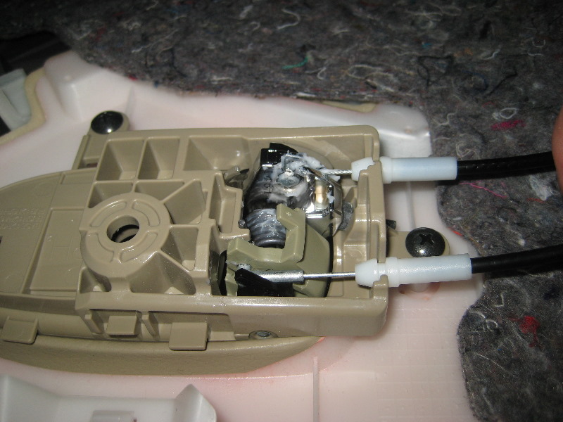 Nissan-Murano-Interior-Door-Panels-Removal-Guide-036