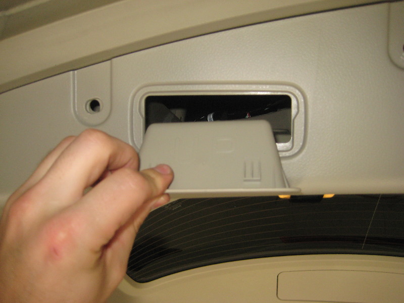 Nissan-Murano-License-Plate-Light-Bulbs-Replacement-Guide-028