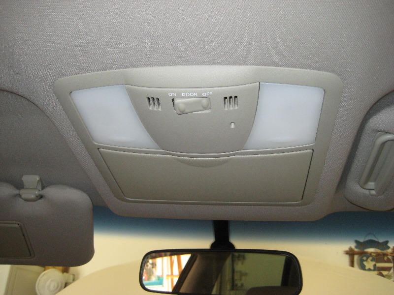 Nissan-Murano-Map-Light-Bulbs-Replacement-Guide-001
