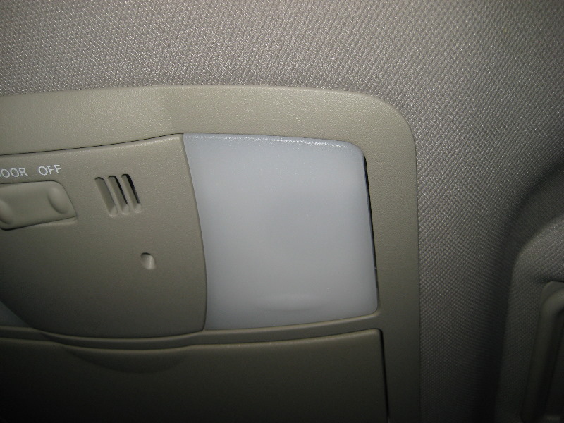 Nissan-Murano-Map-Light-Bulbs-Replacement-Guide-009