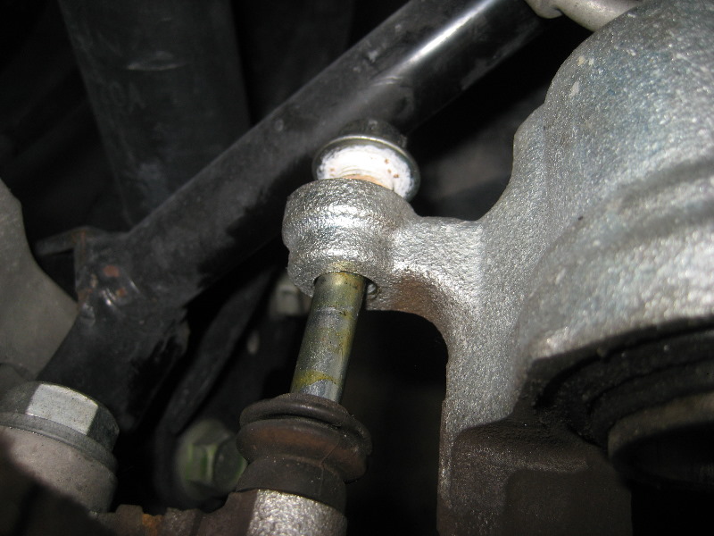 Nissan-Murano-Rear-Disc-Brake-Pads-Replacement-Guide-011