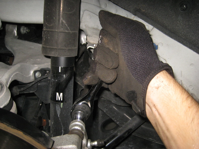 Nissan-Murano-Rear-Disc-Brake-Pads-Replacement-Guide-026