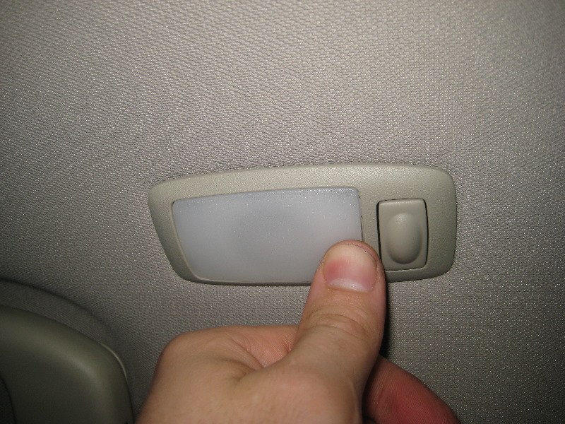 Nissan-Murano-Rear-Passenger-Reading-Light-Bulb-Replacement-Guide-011