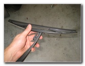 Nissan-Murano-Rear-Window-Wiper-Blade-Replacement-Guide-010
