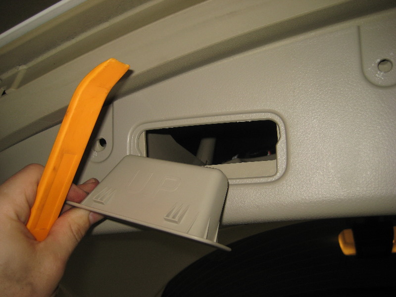 Nissan-Murano-Tail-Light-Bulbs-Replacement-Guide-040