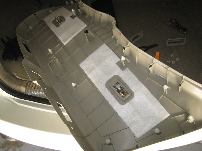 Nissan-Murano-Tail-Light-Bulbs-Replacement-Guide-042