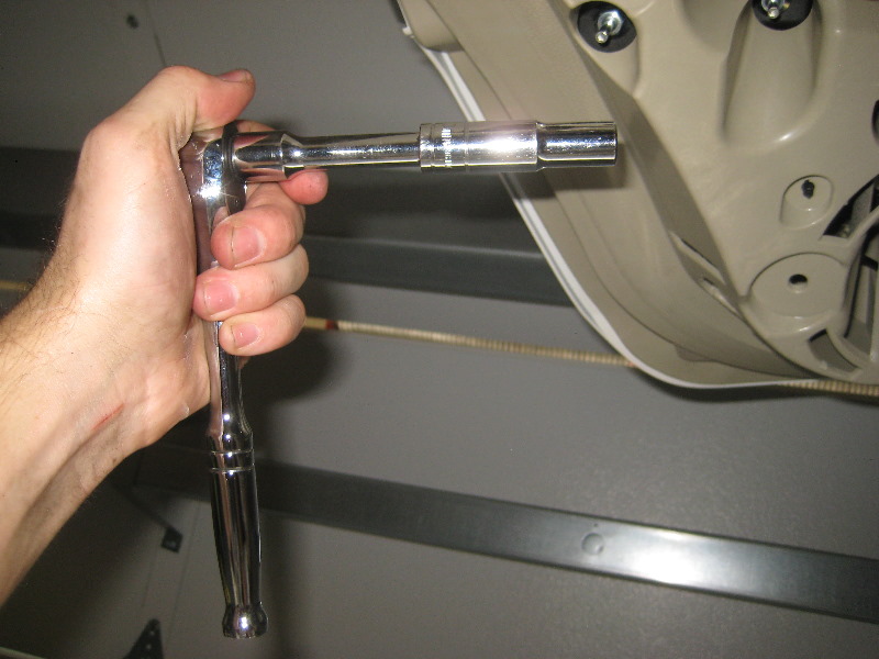 Nissan-Murano-Tail-Light-Bulbs-Replacement-Guide-046