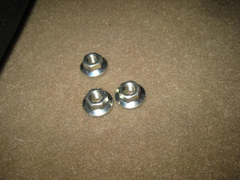 Nissan-Murano-Tail-Light-Bulbs-Replacement-Guide-051