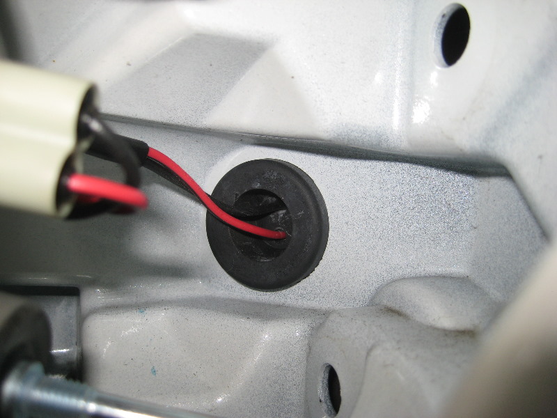 Nissan-Murano-Tail-Light-Bulbs-Replacement-Guide-060