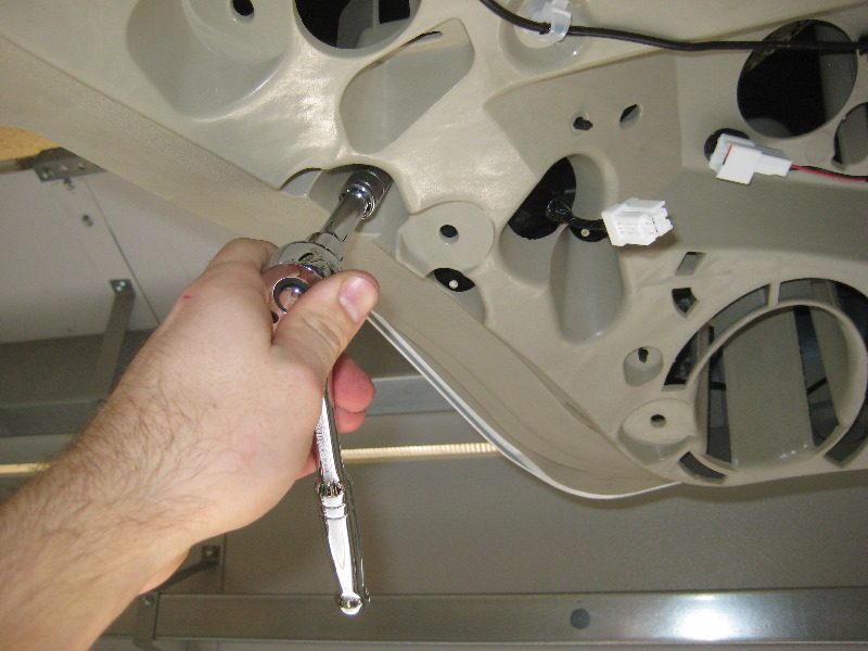 Nissan-Murano-Tail-Light-Bulbs-Replacement-Guide-063