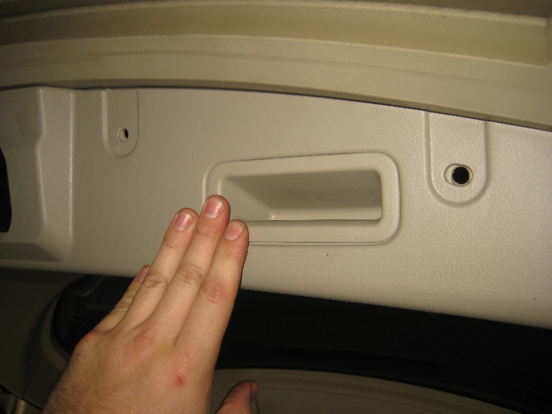 Nissan-Murano-Tail-Light-Bulbs-Replacement-Guide-069