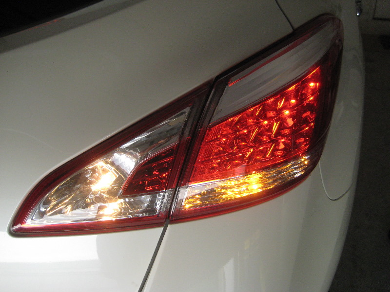 Nissan-Murano-Tail-Light-Bulbs-Replacement-Guide-072
