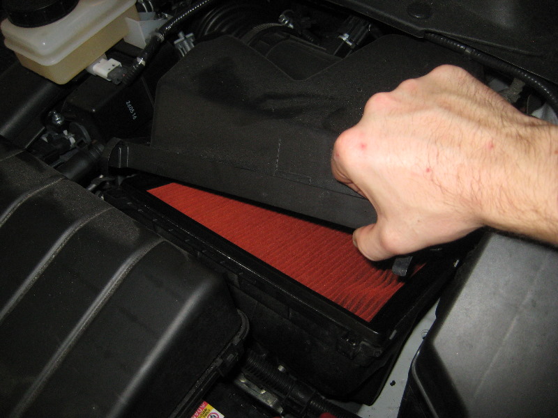 Nissan-Murano-VQ35DE-V6-Engine-Air-Filter-Replacement-Guide-005
