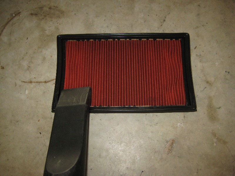 Nissan-Murano-VQ35DE-V6-Engine-Air-Filter-Replacement-Guide-009