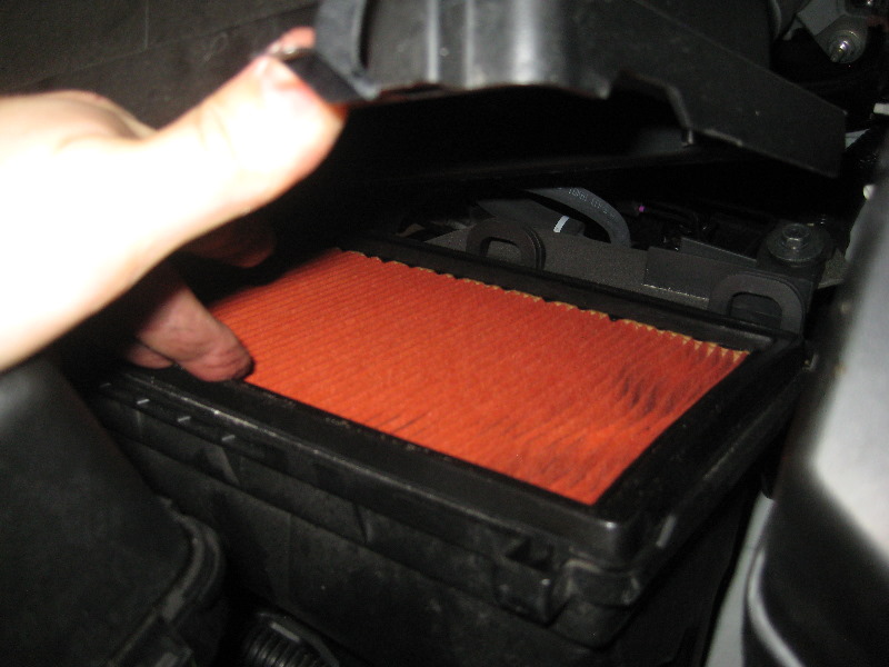 Nissan-Murano-VQ35DE-V6-Engine-Air-Filter-Replacement-Guide-010