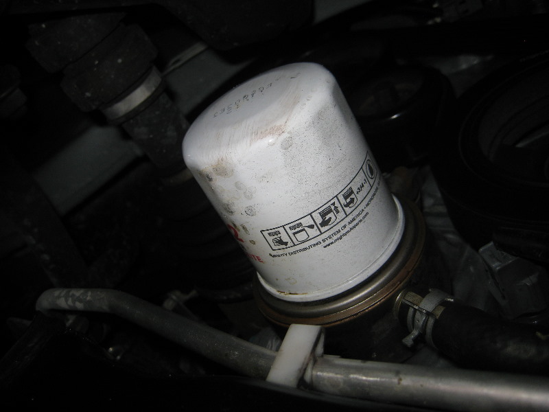 Nissan-Murano-VQ35DE-V6-Engine-Oil-Change-Guide-010