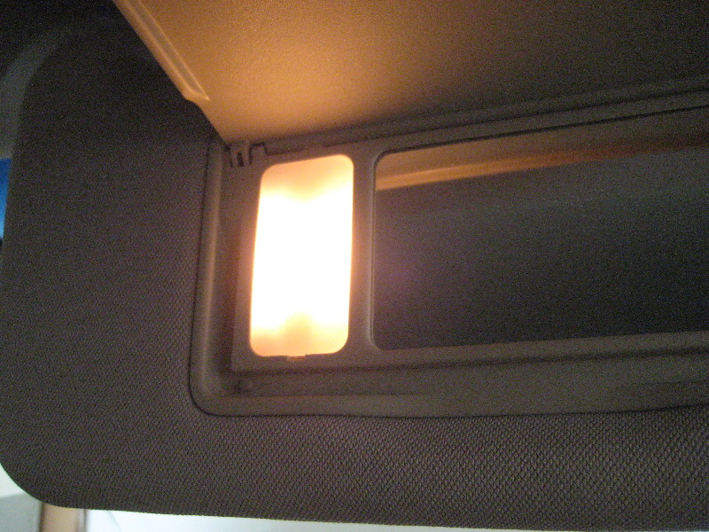 Nissan-Murano-Vanity-Mirror-Light-Bulb-Replacement-Guide-014